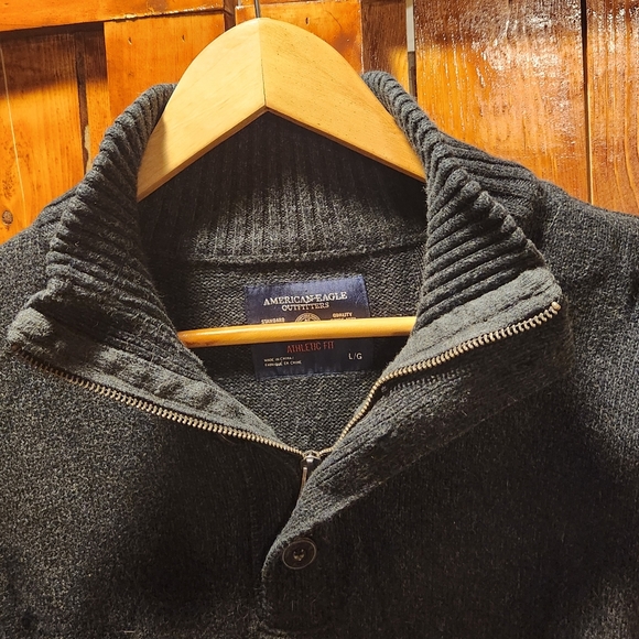 American Eagle 🦅 Outfitters Athletic Fit Large Deep Grey Sweater Men's - Picture 8 of 8